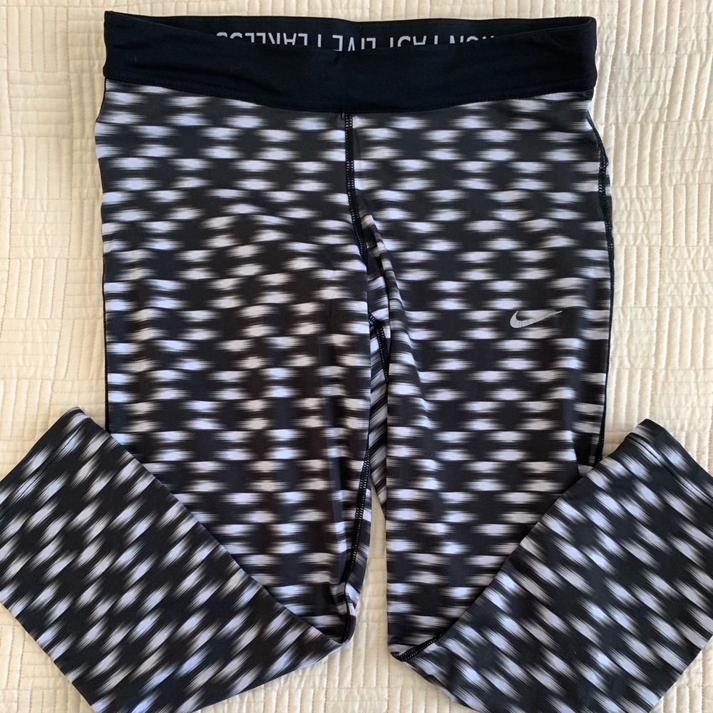 Nike | workout leggings - Picture 2 of 6